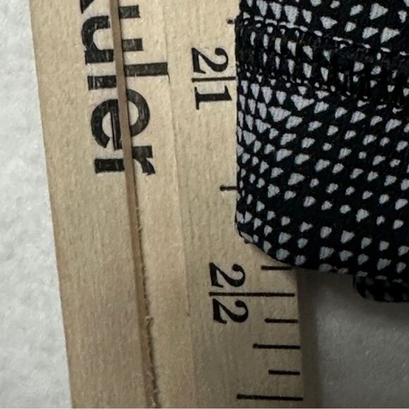 Lululemon Women’s Pace Rival Crop‎ “22” Sz 6 Alpine White Black W6ABPS Yoga - Picture 6 of 8